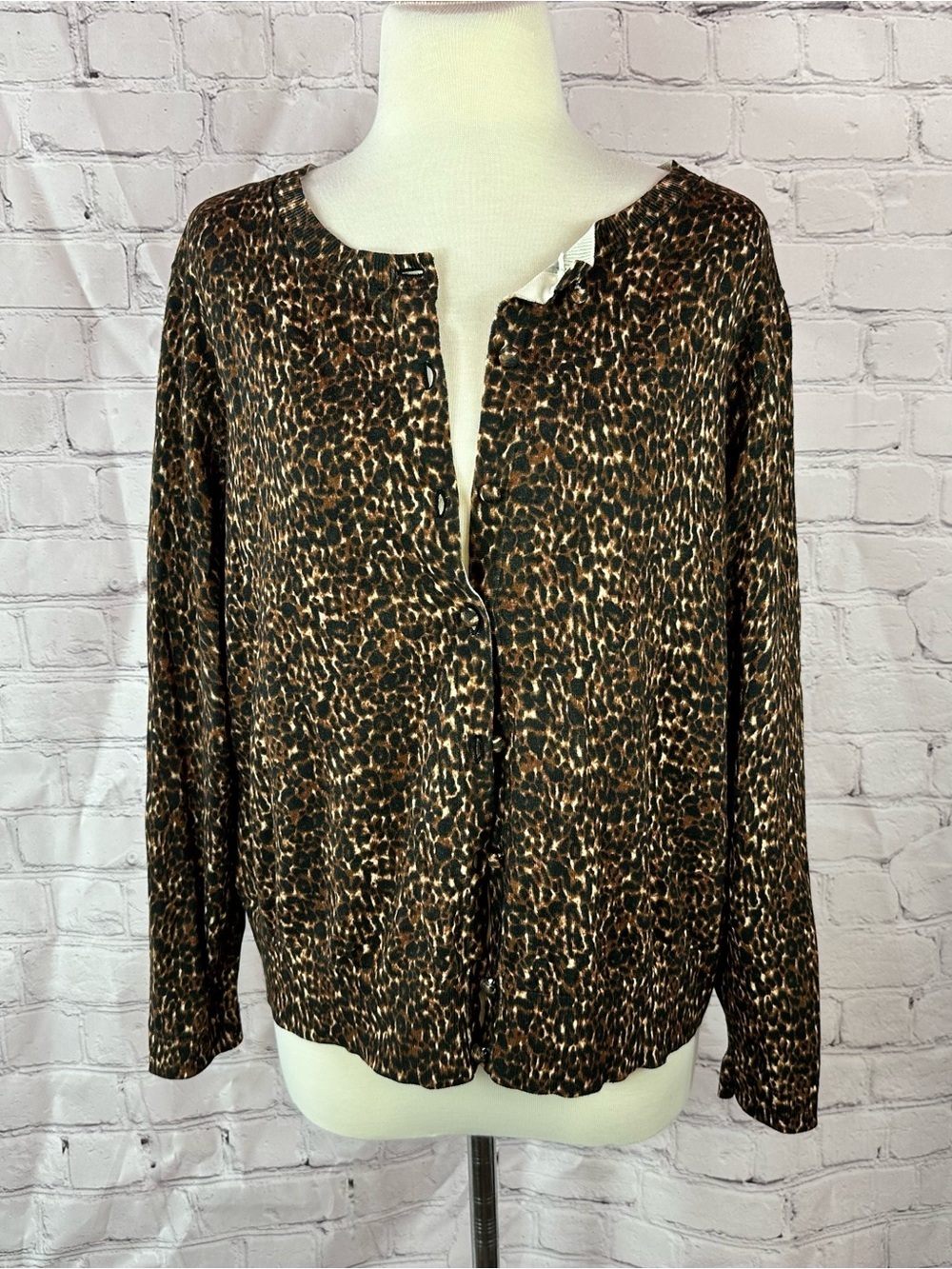 Talbots Leopard Print cardigan sweater petite 2Xp layering office neutral